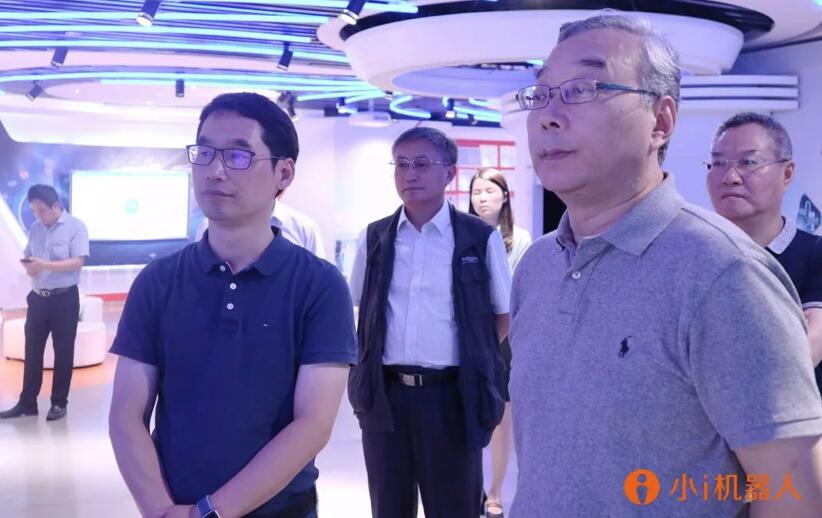 【合作伙伴】上海政協(xié)副主席王志雄一行赴小i機器人考察交流